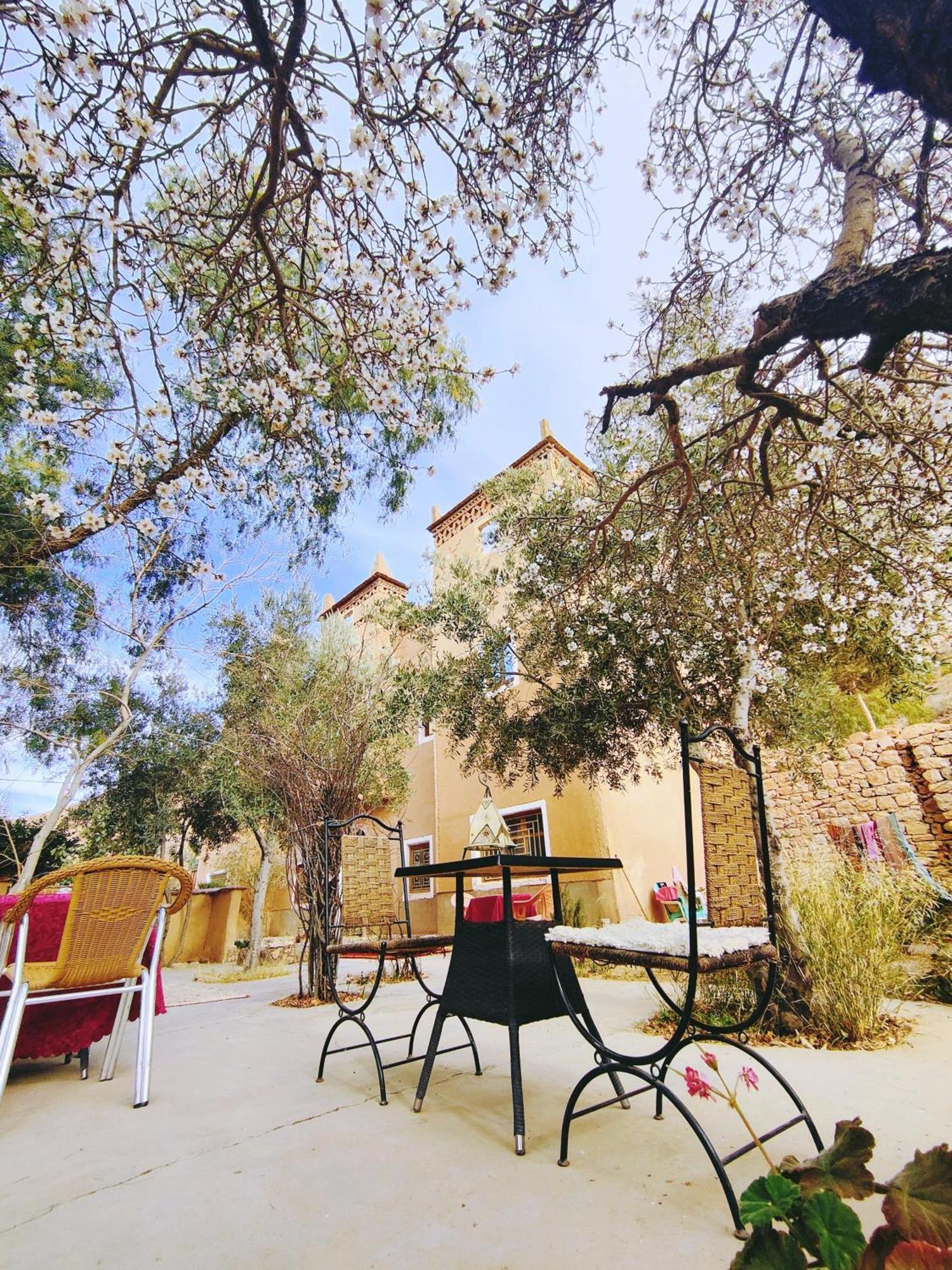 Riad Kasbah Des Roches Akhendachou n'Ait Ouffi Exterior foto