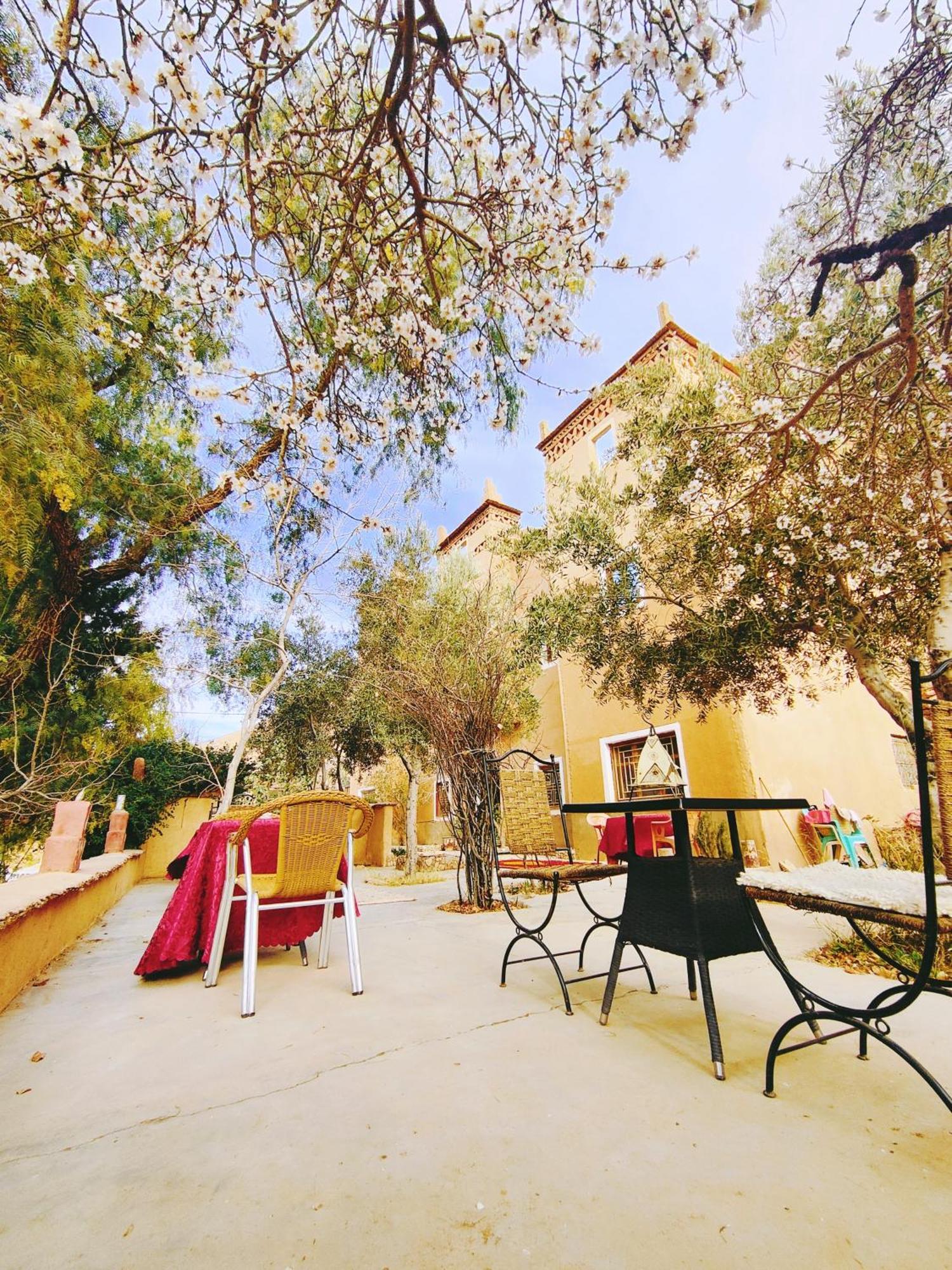 Riad Kasbah Des Roches Akhendachou n'Ait Ouffi Exterior foto